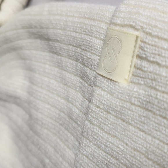 Calia ribbed beanie off white or lighting yellow maybe 🤔 💛 NWT - Picture 2 of 5